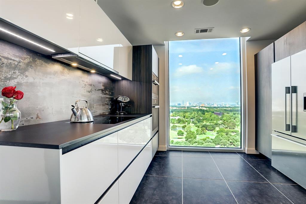 Houston museum district high rise kitchen installation by Spazio Interni